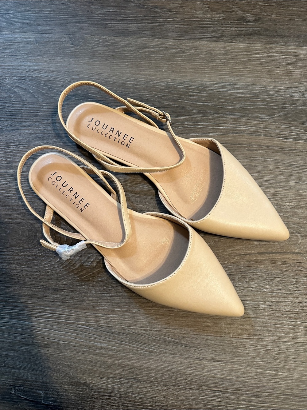 Journee Collection Beige Pointed-Toe Slingback Flats size 11